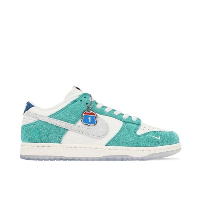 Kasina x Nike Dunk Low Road Sign CZ6501-101