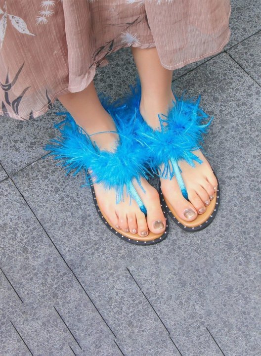 Clip toe plush shoes