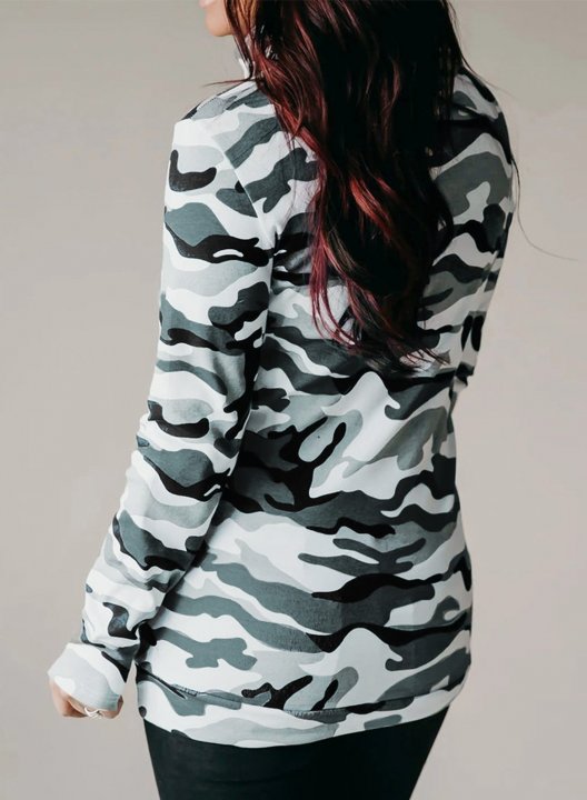 Camo Pocket Turtleneck Casual Sweatshirt