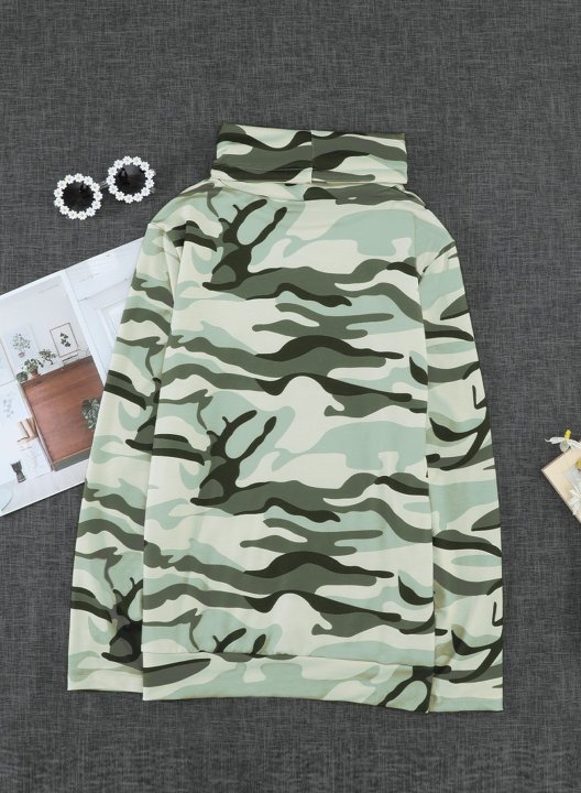 Camo Pocket Turtleneck Casual Sweatshirt