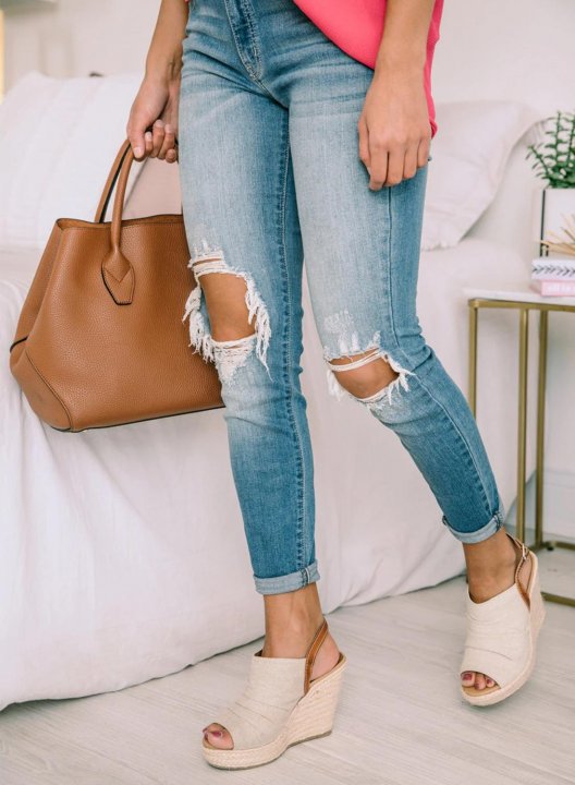 The Kallista Medium Wash Distressed Crop Jeans