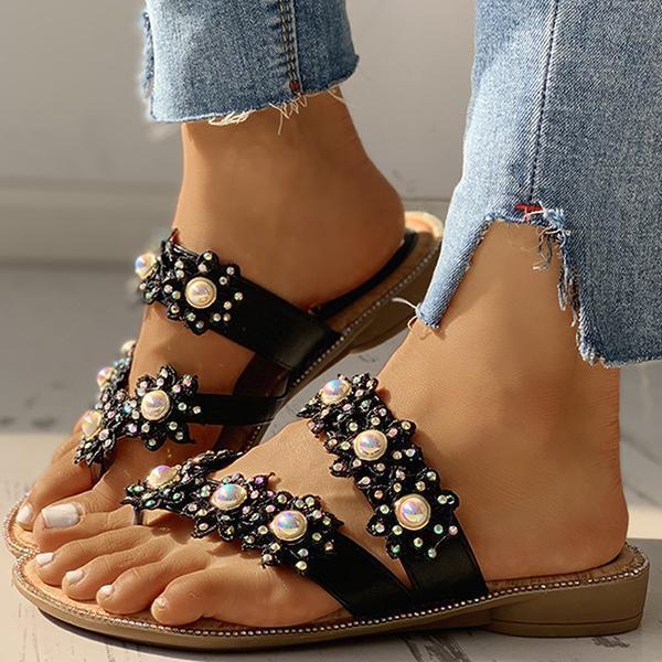 Solespairs Studded Toe Post Flat Slippers